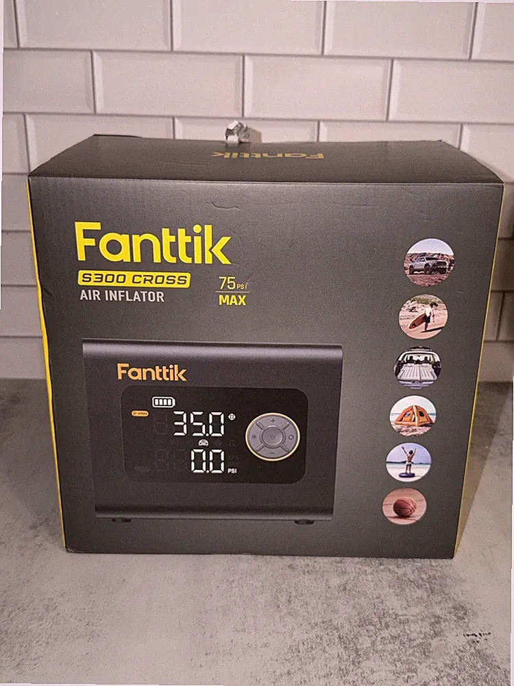 Fanttik S300 Cross Portable Air Compressor Tire Inflator 75 PSI Power Bank LED